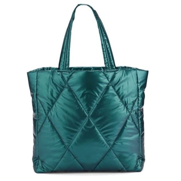 Victoria's Secret 2022 Holiday Emerald Green Large Quilted Puffer Tote - Picture 2 of 6